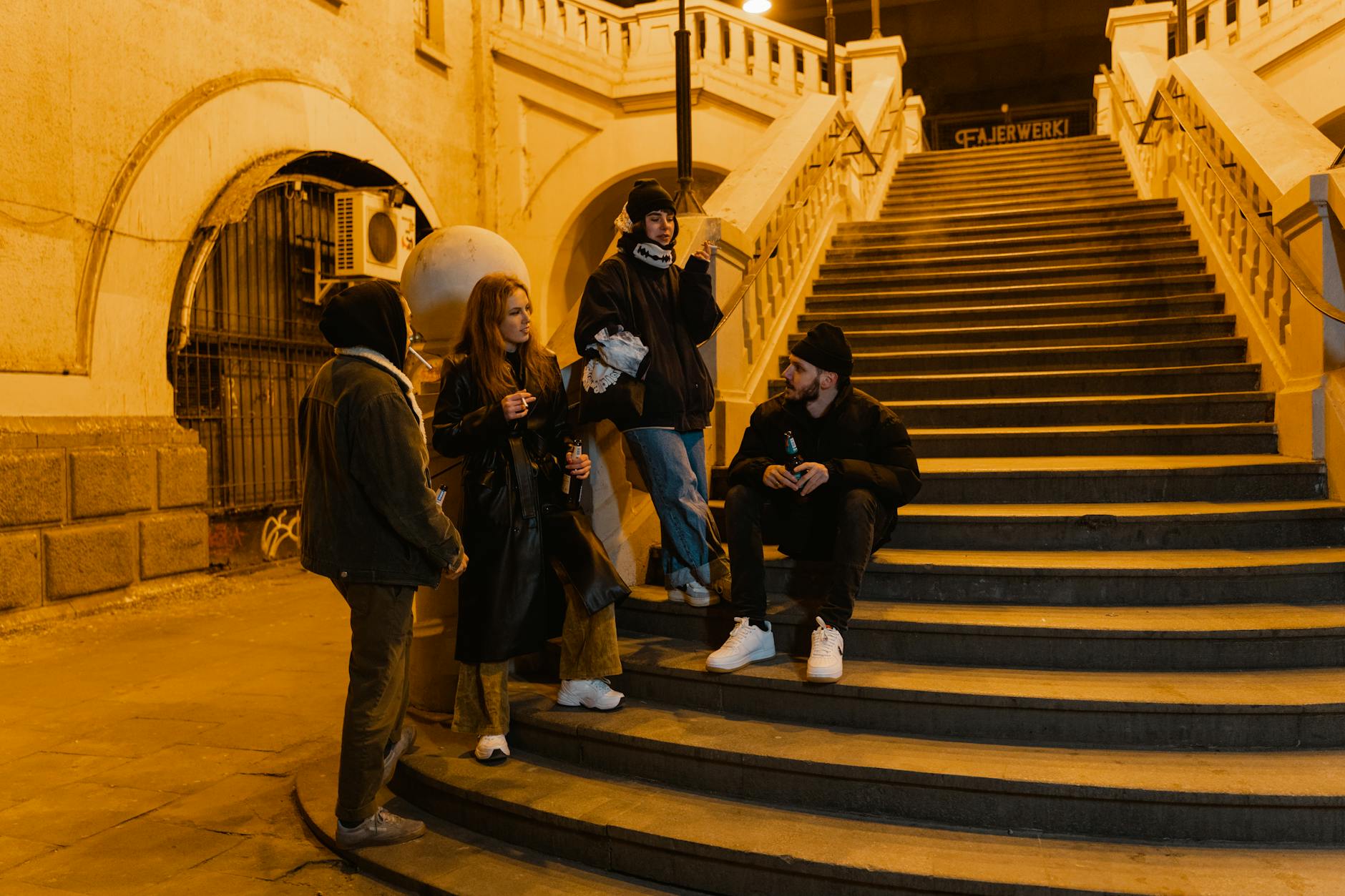 Grafika symbolizująca "Tańczącą Parę" w Żywcu – nowa kampania promocyjna miasta